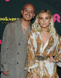 ashlee-simpson-and-evan-ross-nylon-s-midnight-garden-party-at-coachella-04-12-2019-8.jpg