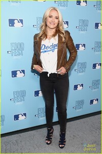 ashley-benson-sydney-park-more-mlb-fanfest-03.jpg