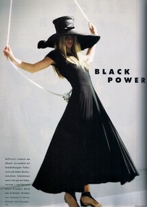 german-vogue-apr-89-4.thumb.jpg.14555f4e020d432f3168653f18951bbd.jpg