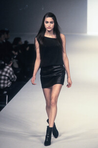 trussardi-fw-1997-3.thumb.jpg.15a2770dc70688cfebe1b6681d6feda0.jpg