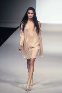 trussardi-fw-1997-5.thumb.jpg.2c32dc71a7f6788662daed31a327483e.jpg