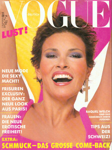 vogue_de_06_85_v1000x1500.thumb.jpg.0c1bec7fe0b53d319b5308bbd811a303.jpg