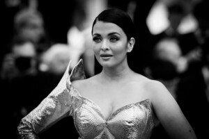 Aishwarya+Rai+Alternative+View+72nd+Annual+I_igdUVPLjqx.jpg