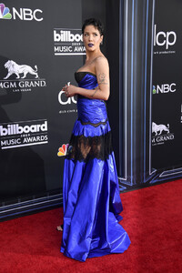 Halsey+2019+Billboard+Music+Awards+Arrivals+02YxXOn-w2-x.jpg