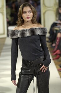 1724522236_Balmain2001WomenRTW58.thumb.jpg.5b2ad1e8e5a6b0f787176a1ff28274cd.jpg