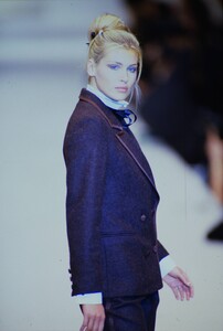 2073310600_blumarine-fw-1994(9).thumb.jpg.4745bfc53220091c877c5000bb6e0211.jpg