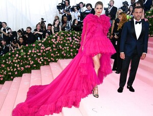 [ce16571fd64b4150a47b5c3912b22d58] Costume Institute Benefit Gala - 5 -6 -19.jpg