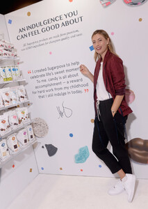 Maria+Sharapova+Sugarpova+Appearance+Sweets+KbUuIOTvj-1x.jpg