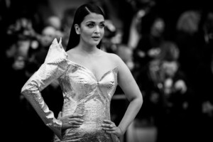 Aishwarya+Rai+Alternative+View+72nd+Annual+Rwfc_cZaBvXx.jpg