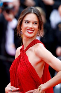 [1149312660] 'Les Miserables' Red Carpet - The 72nd Annual Cannes Film Festival.jpg