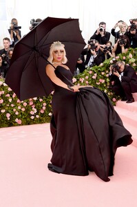 [1147405165] The 2019 Met Gala Celebrating Camp - Notes on Fashion - Arrivals.jpg