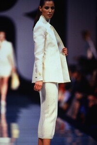 308326200_gianfranco-ferre-ss-1997(3).thumb.jpg.883343d921f0df6f9f4918b43bde3135.jpg