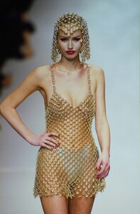 436707228_paco-rabanne-hc-ss-1995(4).thumb.jpg.7ad04701aa74ab4088cd0933f6328dc6.jpg