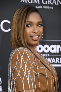 Jennifer+Hudson+2019+Billboard+Music+Awards+Wuxj4R9jvWQx.jpg