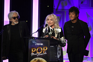 617756833_DebbieHarry36thAnnualASCAPPopMusicAwardsa3LZ6MTeZMjx.thumb.jpg.8948d4d42b1028b3fd19aea1adae26e9.jpg