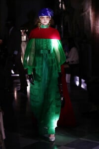 761292453_GucciCruise2020Runway-kkNkvsu_grx.thumb.jpg.dbf9ddfef99d5ed4e0c693498b4014f6.jpg