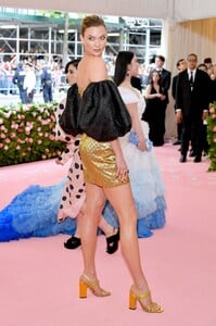 [1147412577] The 2019 Met Gala Celebrating Camp - Notes on Fashion - Arrivals.jpg