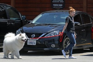 ariel-winter-out-in-sherman-oaks-05-30-2019-3.jpg