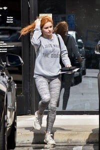 ariel-winter-out-in-studio-city-05-16-2019-2.jpg