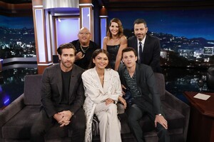 cobie-smulders-and-zendaya-coleman-jimmy-kimmel-live-05-09-2019-6.jpg