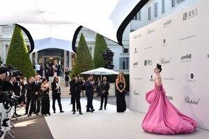 coco-rocha-amfar-cannes-gala-2019-more-pics-8.jpg