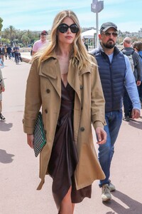 doutzen-kroes-out-on-the-croisette-in-cannes-05-20-2019-1.jpg