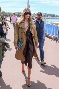 doutzen-kroes-out-on-the-croisette-in-cannes-05-20-2019-3.jpg