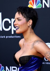 halsey-2019-billboard-music-awards-17.jpg