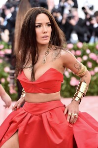 halsey-2019-met-gala-11.jpg