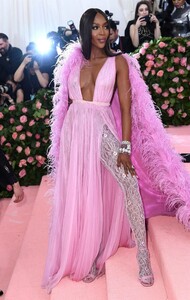 naomi-campbell-2019-met-gala-2.jpg