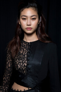 prabal-gurung-bks-g-rf19-5944.thumb.jpg.04dfac9543fbf61c83d3ee9d2196060f.jpg