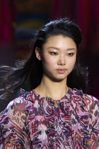 prabal-gurung-clp-rf19-0147.thumb.jpg.2487c4af85d777661652b11adf9a0f1e.jpg