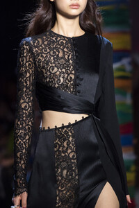 prabal-gurung-clp-rf19-0269.thumb.jpg.19e6dd70748fe4ade159e7123cafb4e0.jpg