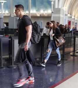 sofia-vergara-at-lax-in-la-05-02-2019-1.jpg