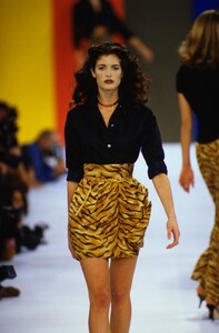 1149477243_todd-oldham-ss-1995(12).thumb.jpg.f0e9f6a8207fe7bdfff7cdd53394ff81.jpg