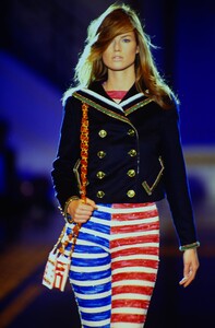 1446657217_versace-hc-ss-1993(1).thumb.jpg.5338c15ed5960c75eebda72f94b7e384.jpg