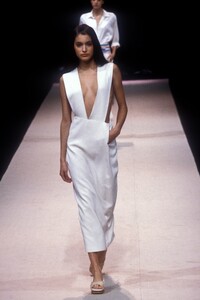 1539679407_HerveLeger1999WomenRTW71.thumb.jpg.156f594c609fd8ed55e35ffe43795281.jpg