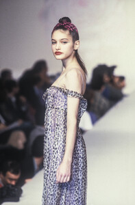 1601030523_Blumarine1997WomenRTW83.thumb.jpg.7e8a8dd26986c4b5ac03d4fec706d6e6.jpg