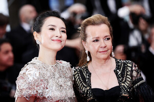 Zhang+Ziyi+Le+Belle+Epoque+Red+Carpet+72nd+TAlejC--aBkx.jpg