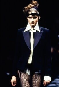 355114636_jean-paul-gaultier-ss-1997(4).thumb.jpg.8e858445c20dab028114cf2ca11672b7.jpg