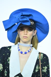 47417544_MiuMiuClub2020Runway5_cG6W7yXtox.thumb.jpg.18ccce80e3f0f422c4687d3f8dd5fd95.jpg