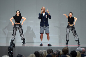 Pharrell+Williams+karl+Ever+Le+Grand+Palais+KA-yPQplT7sx.jpg