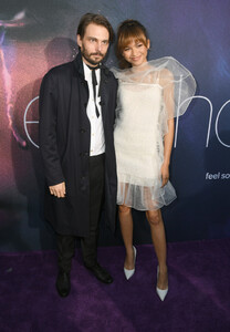 Zendaya+Coleman+L+Premiere+HBO+Euphoria+Red+DZfMMRGO8lcx.jpg