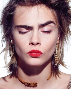 Cara-Delevingne-Vogue-Korea-Cover-Photoshoot09.thumb.jpg.d2987206a2e2299ac9bc4e0c818410d8.jpg