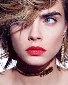 Cara-Delevingne-Vogue-Korea-Cover-Photoshoot10.thumb.jpg.cd55b9403d7f78118e024e0f9e4c4cc6.jpg