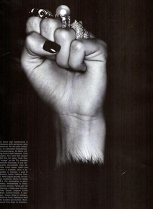 Cayley_Vogue_Italia_October_2003_03.thumb.png.d5177f815d7fb4a1dd86e15515546ecc.png