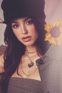 Celine-Farach3863.thumb.jpg.6c91a17257ac5f272a5e3a8acddae55f.jpg