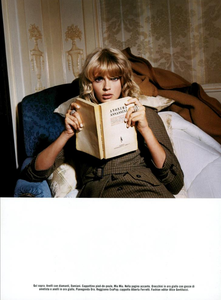 Hiett_Vogue_Italia_October_2003_04.thumb.png.a5ee84db4b7ba486526335b9a0c2589e.png