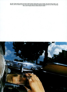 Hiett_Vogue_Italia_October_2003_08.thumb.png.613361ab0128047129e2173e6e1e4dcc.png