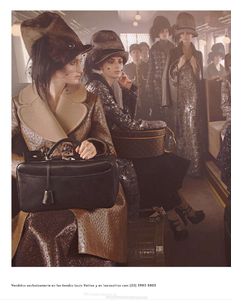 Meisel_Louis_Vuitton_Fall_Winter_12_13_01.thumb.png.0d5d16ca49e3a815b22564b7be9bb6b9.png